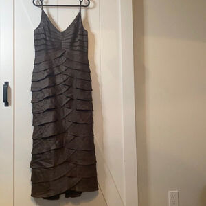 ADRIANNA Papell Toast Tiered V-neck Metallic Mother of bride special occasion